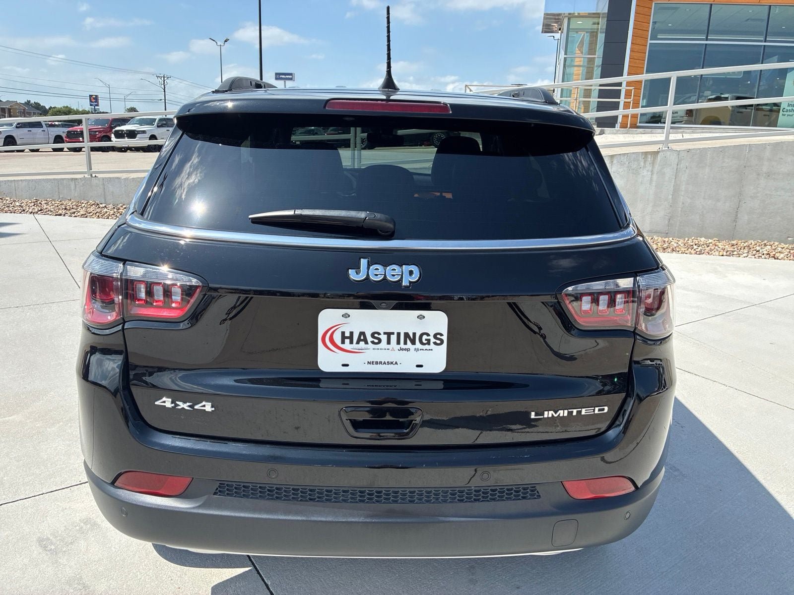 Used 2023 Jeep Compass Limited AWD/4WD image 4