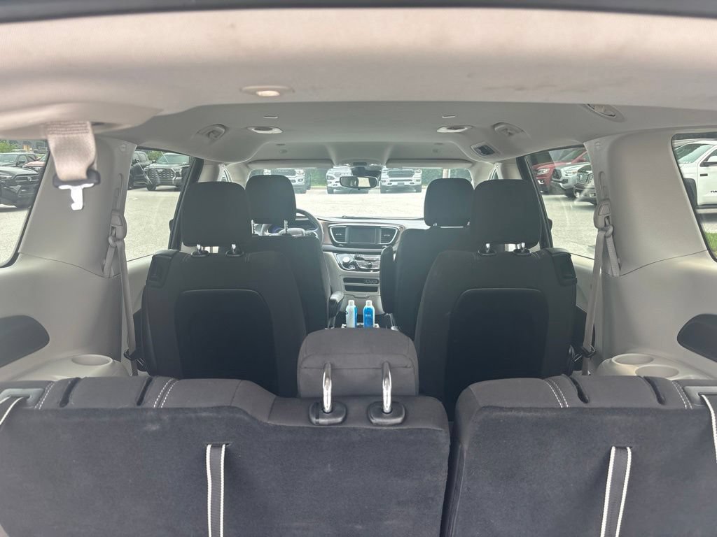 Used 2024 Chrysler Voyager LX FWD image 8