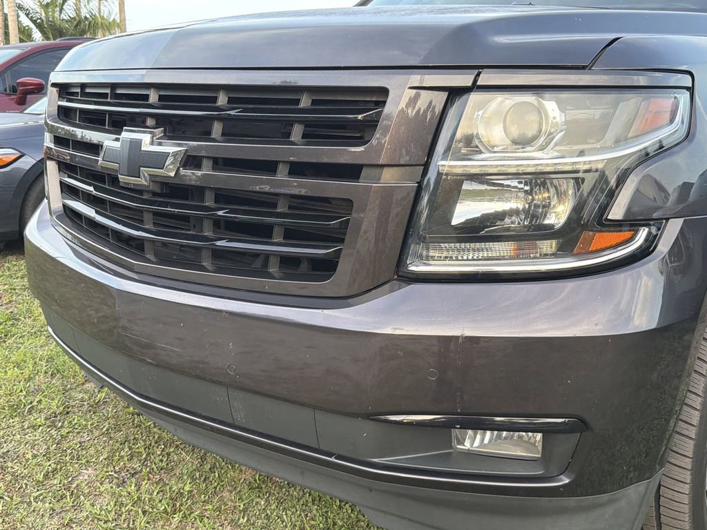 Used 2018 Chevrolet Suburban Premier w/ RST Edition RWD image 4