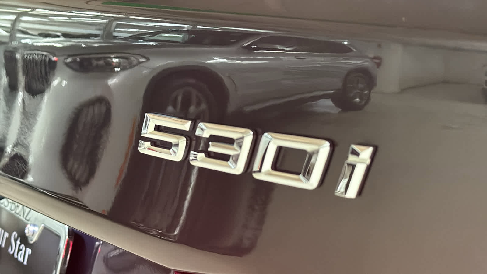 Used 2021 BMW 530i xDrive w/ M Sport Package AWD/4WD image 11