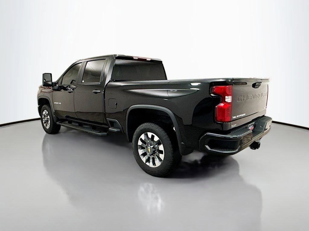 Used 2024 Chevrolet Silverado 2500 Custom w/ Custom Value Package image 6
