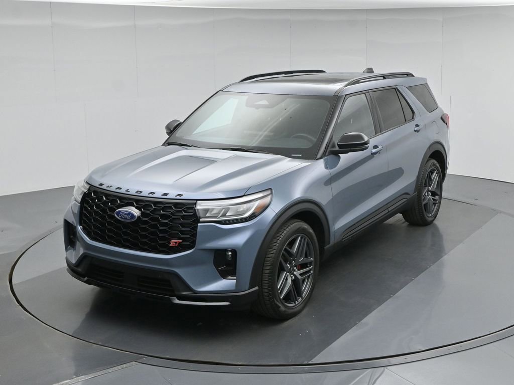 Used 2025 Ford Explorer ST image 39