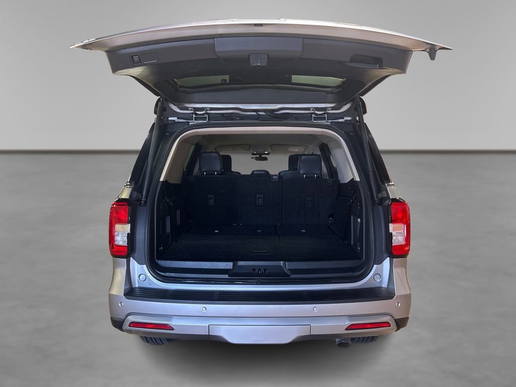 Used 2024 Ford Expedition XLT image 13