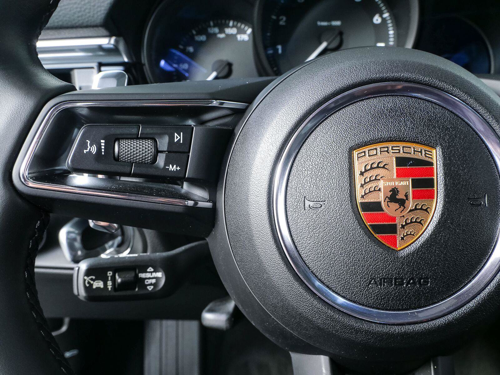 Certified 2025 Porsche Macan Turbo AWD/4WD image 11
