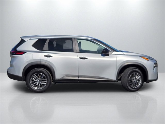 Used 2024 Nissan Rogue S image 3