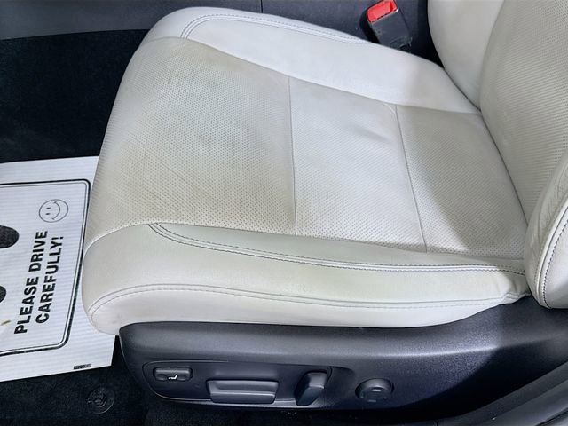 Used 2014 Toyota Avalon Limited image 19