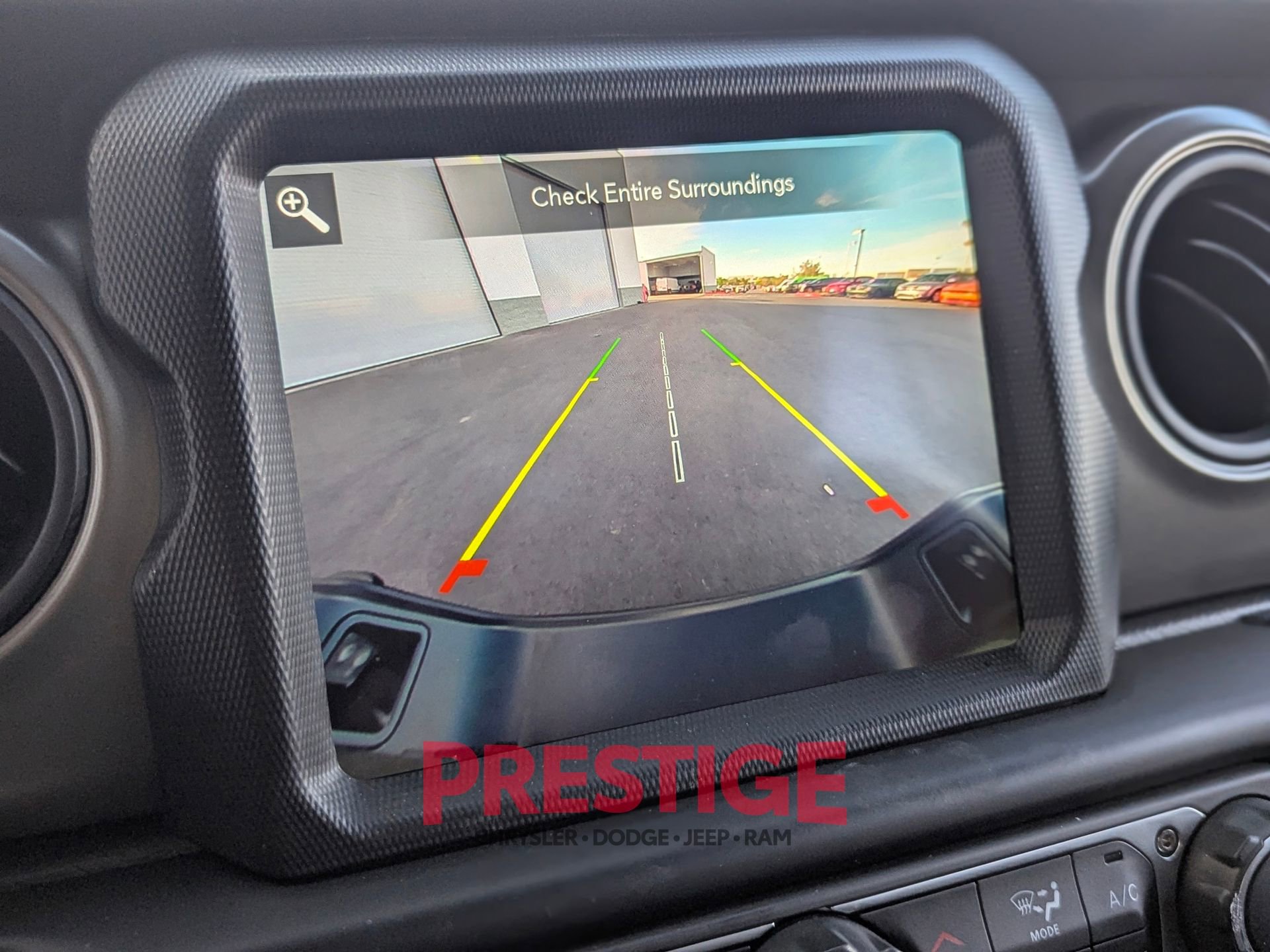 Used 2023 Jeep Gladiator Willys image 24