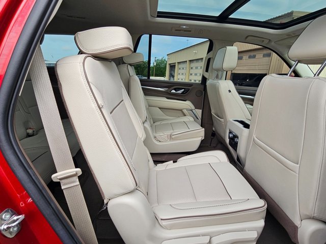 Used 2022 GMC Yukon Denali w/ Denali Premium Package AWD/4WD image 20