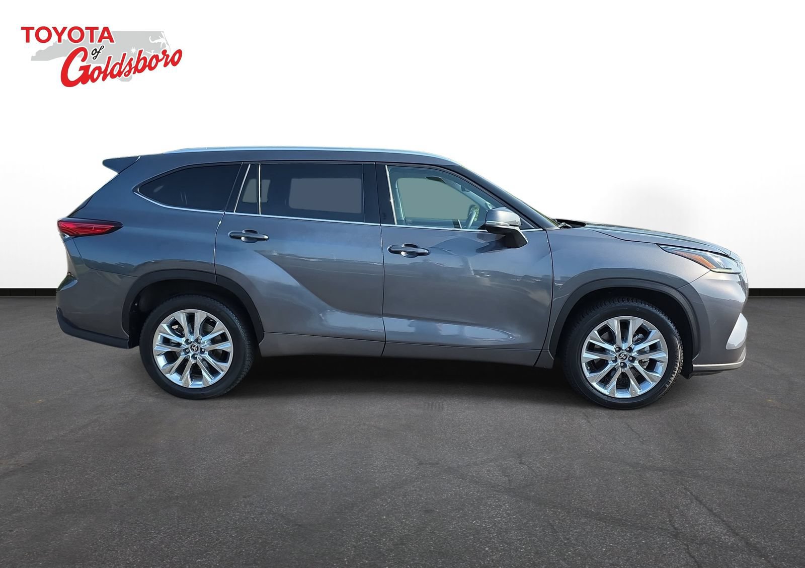 Used 2020 Toyota Highlander Limited FWD image 4