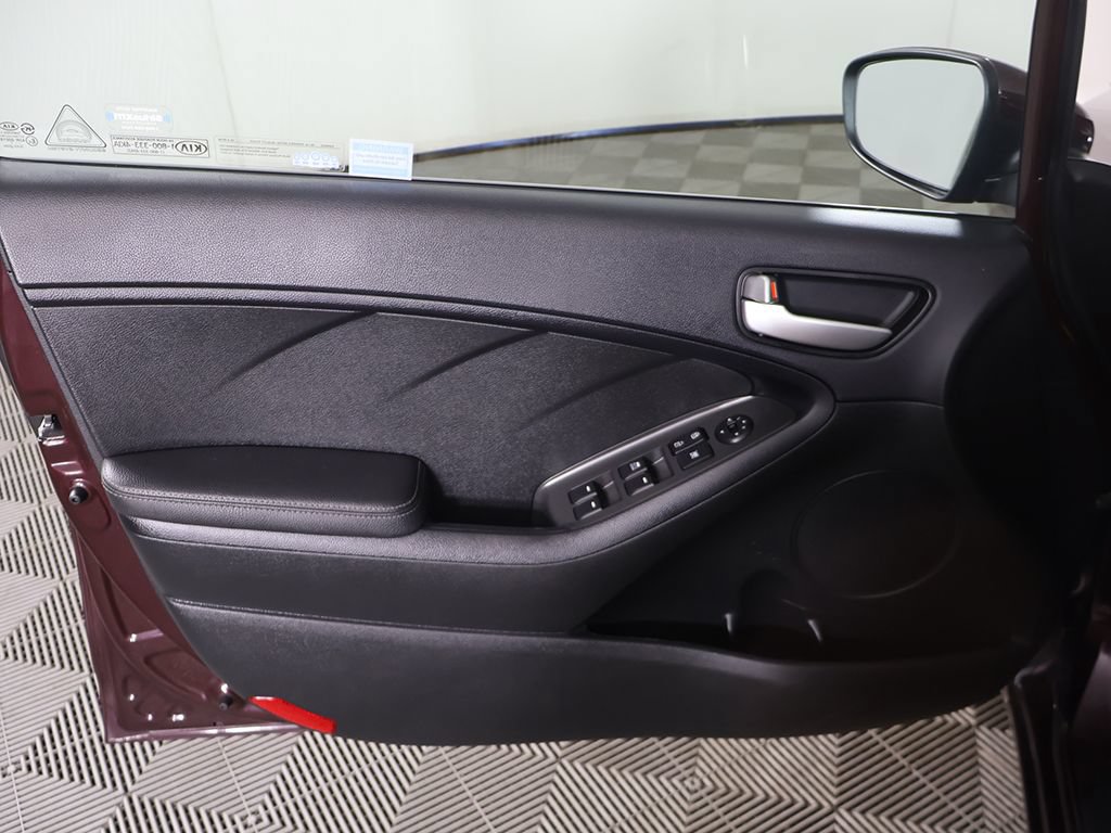 Used 2018 Kia Forte LX FWD image 14
