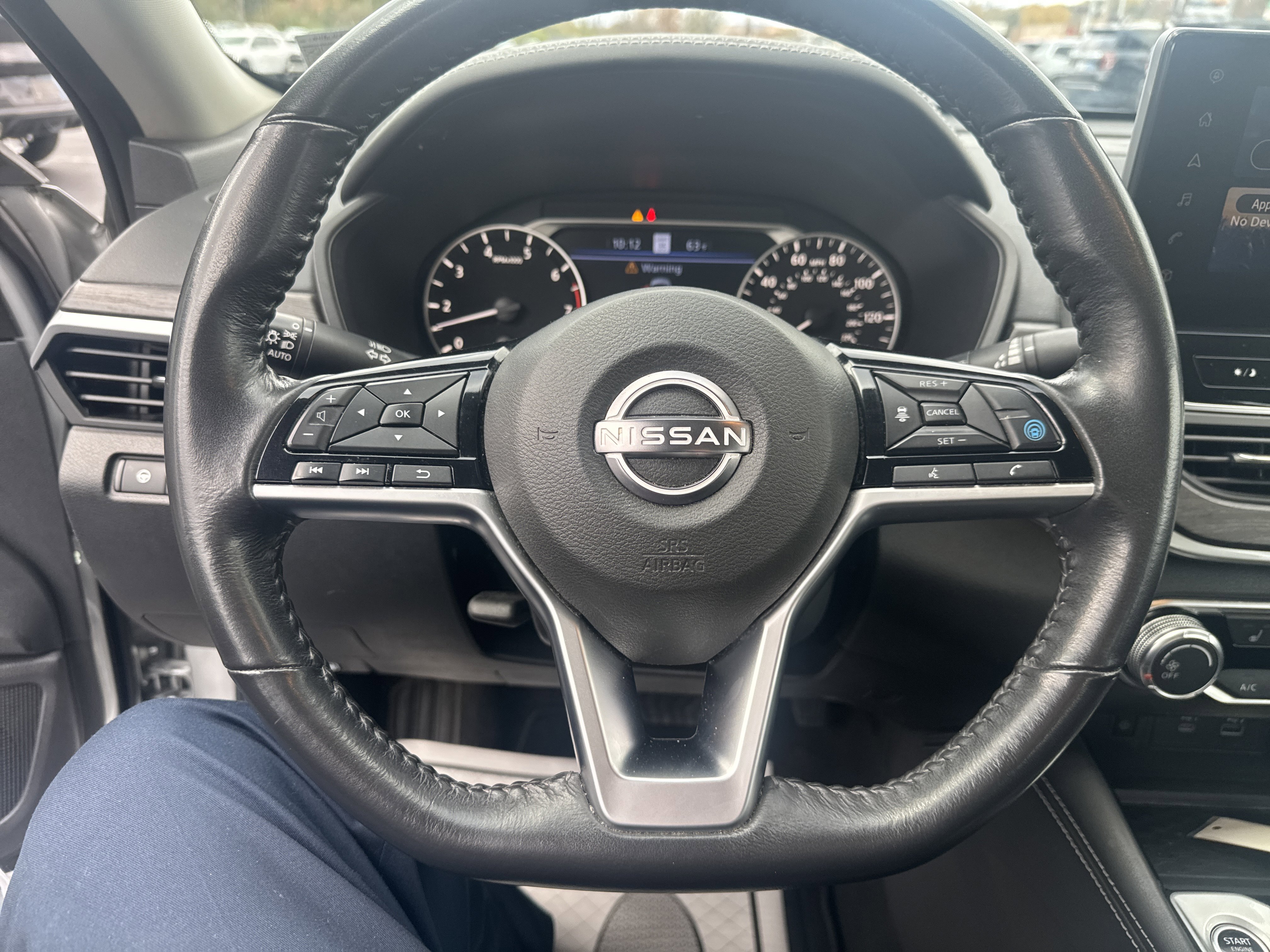 Used 2023 Nissan Altima 2.5 SV w/ SV Premium Package image 17