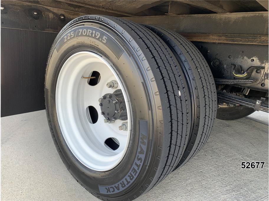 Used 2023 Isuzu NPR RWD image 25