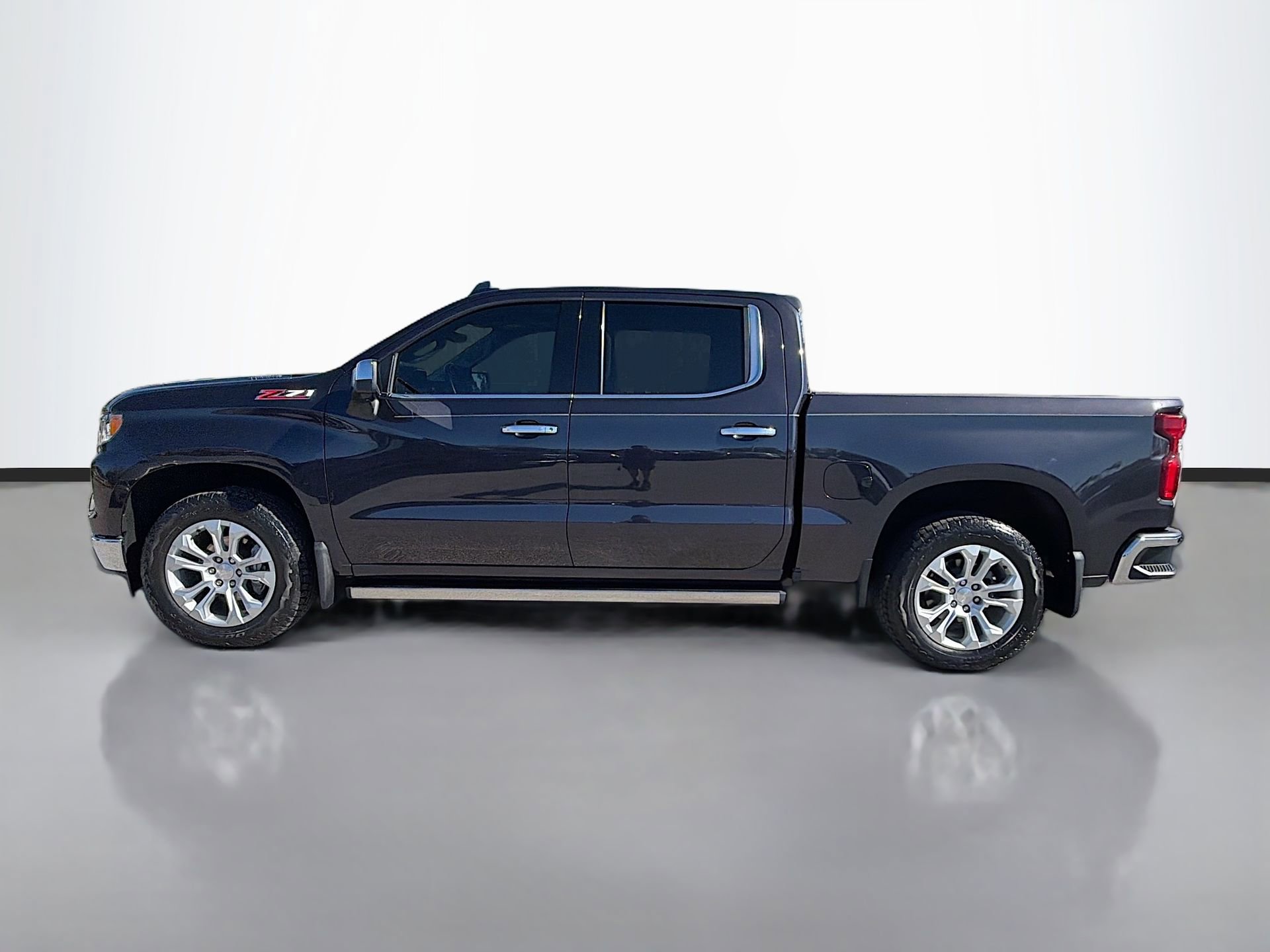 Used 2022 Chevrolet Silverado 1500 LTZ w/ LTZ Premium Package image 7
