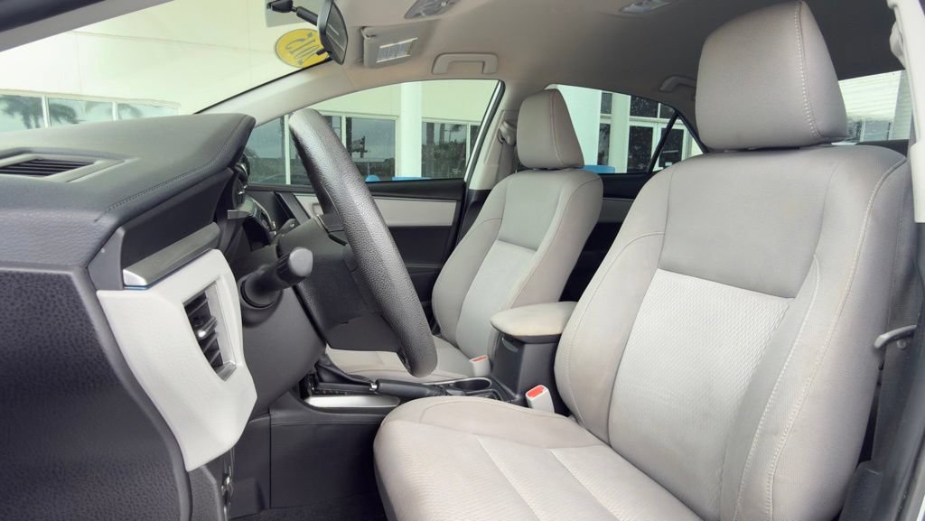 Used 2015 Toyota Corolla LE FWD image 5