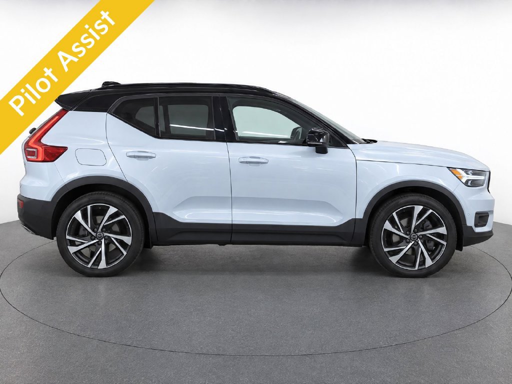 Used 2022 Volvo XC40 T5 R-Design w/ Advanced Package AWD/4WD image 8