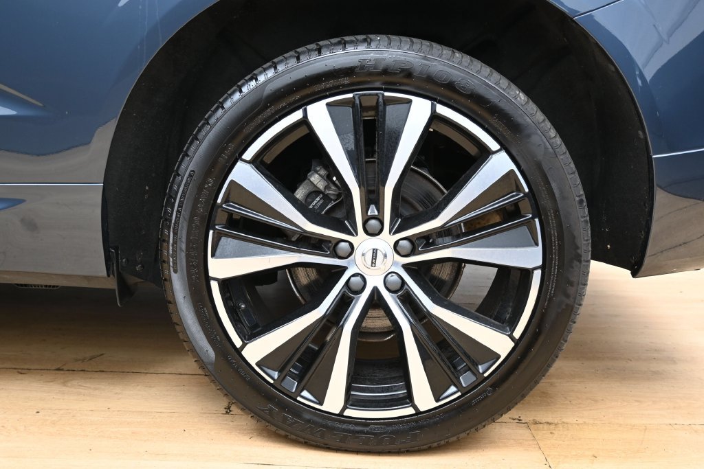 Used 2024 Volvo XC60 B5 Plus w/ Protection Package Premier AWD/4WD image 13