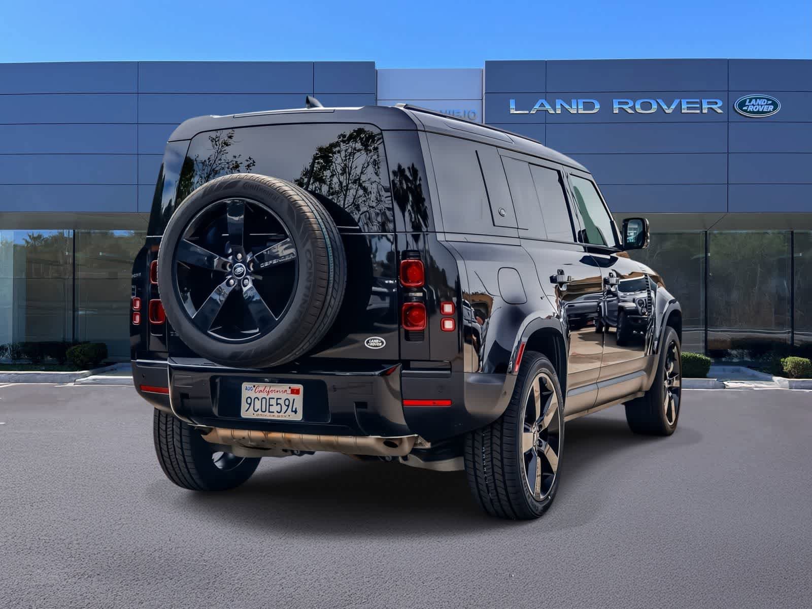 Used 2023 Land Rover Defender 110 SE AWD/4WD image 4