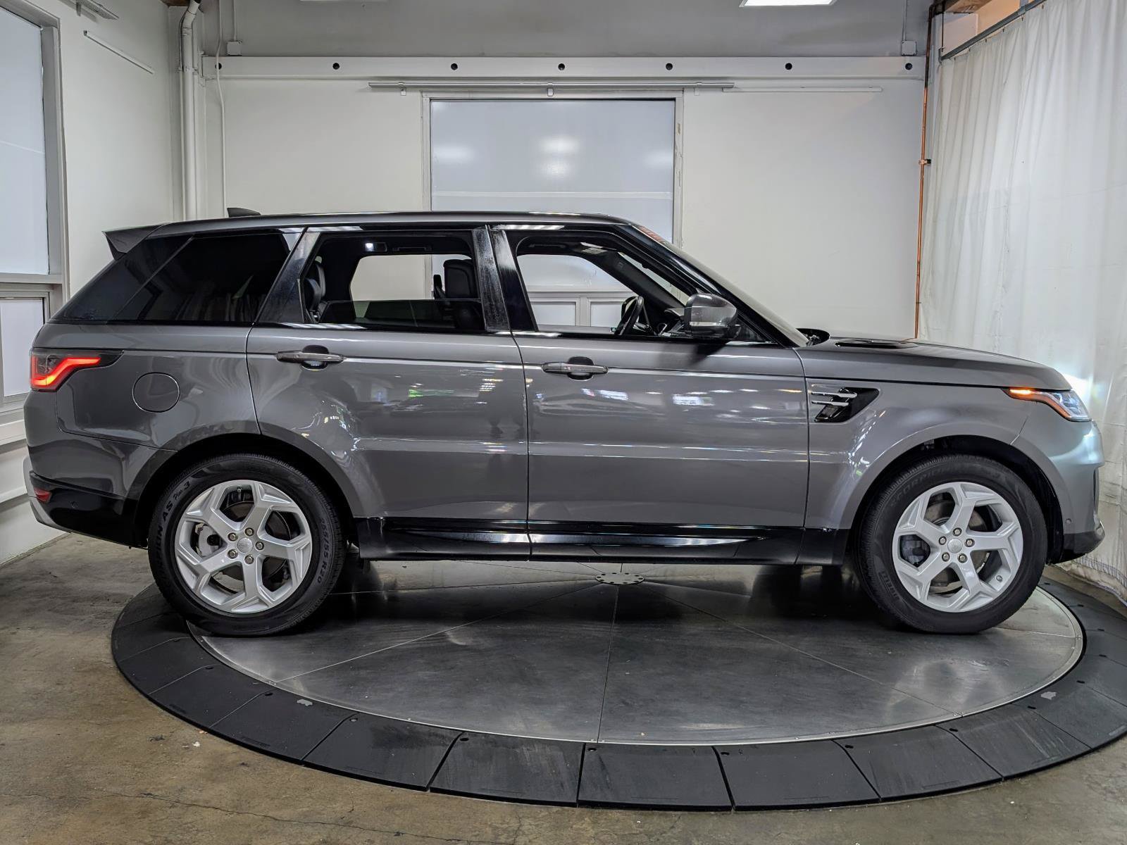 Used 2018 Land Rover Range Rover Sport HSE AWD/4WD image 10