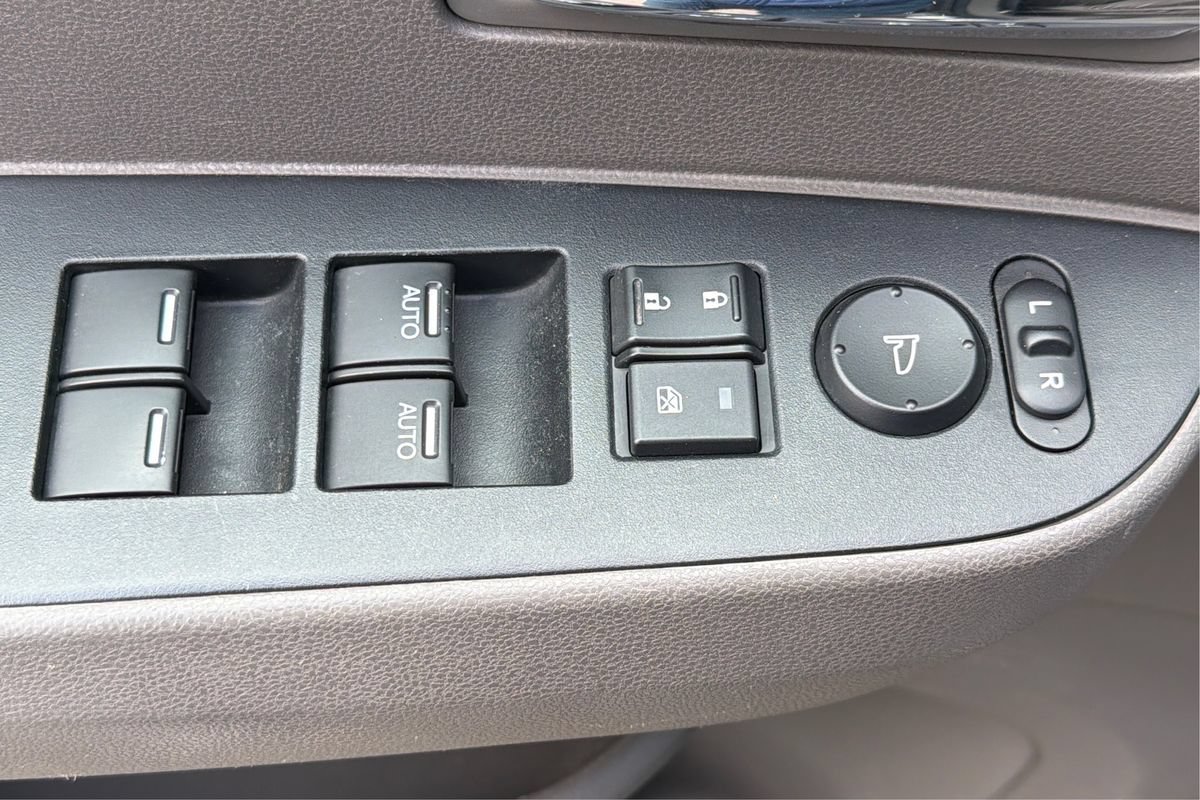 Used 2015 Honda Odyssey Touring Elite image 39
