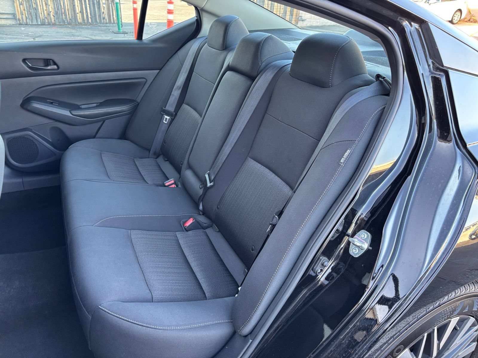 Used 2025 Nissan Altima 2.5 SV FWD image 38