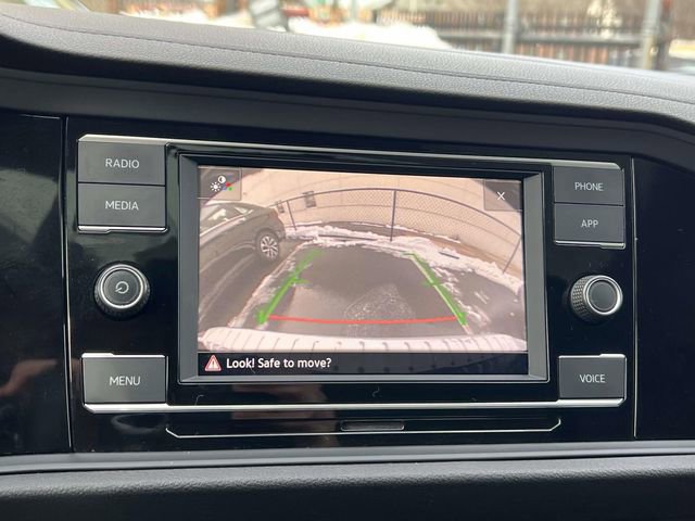 Certified 2023 Volkswagen Jetta SE w/ Panoramic Sunroof Package image 29