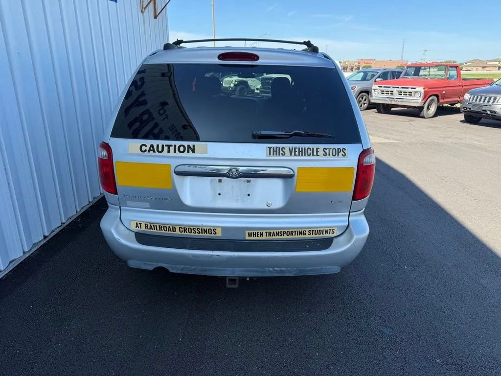 Used 2005 Chrysler Town & Country LX w/ Popular Equipment Group II FWD image 7