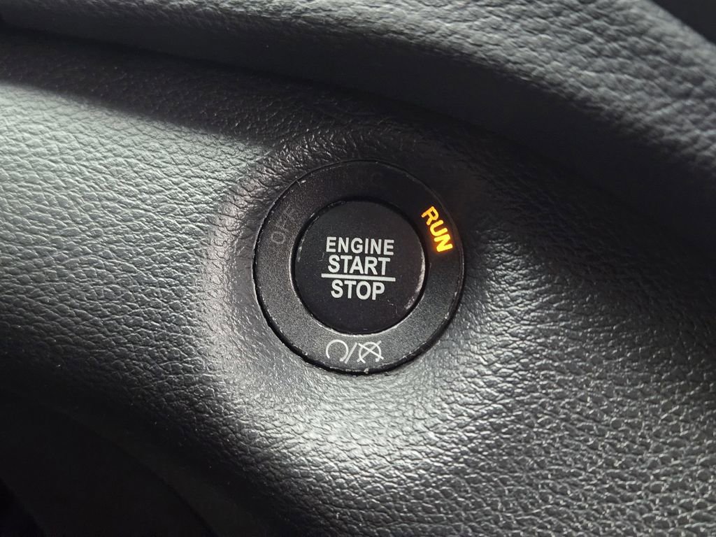 Used 2022 Jeep Cherokee Latitude Lux image 25