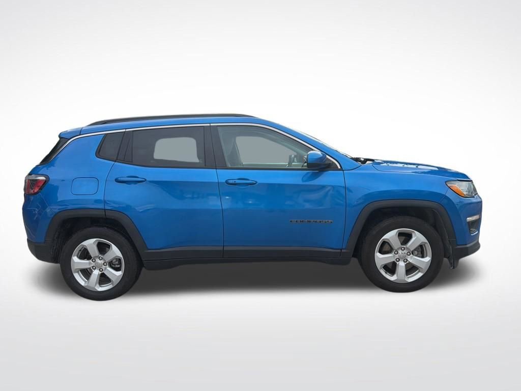 Used 2019 Jeep Compass Latitude w/ Popular Equipment Group FWD image 3