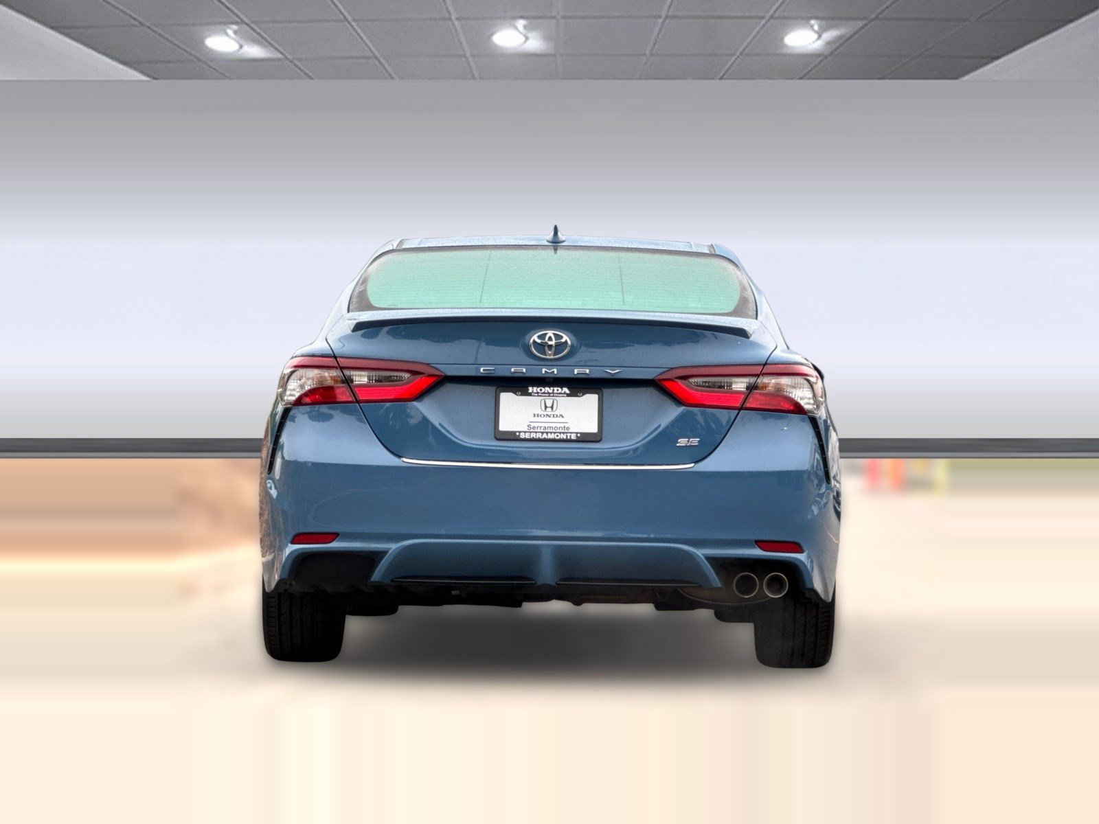 Used 2024 Toyota Camry SE FWD image 9