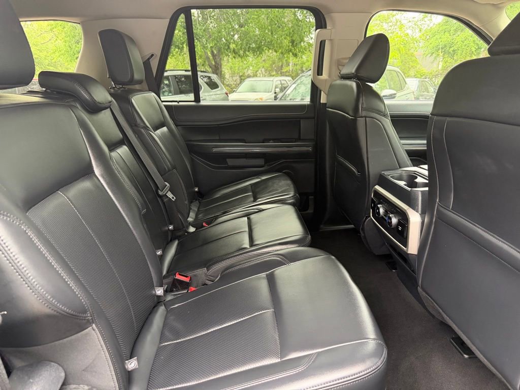 Used 2024 Ford Expedition XLT image 9