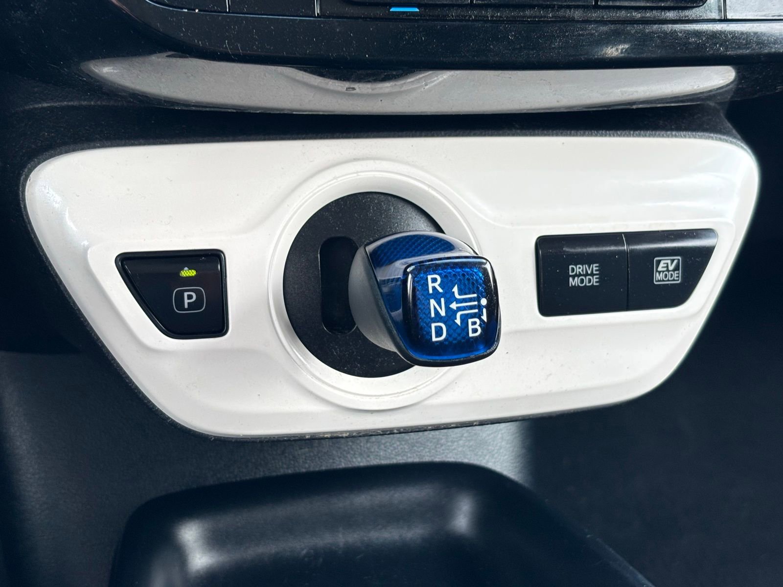 Used 2018 Toyota Prius Two image 25