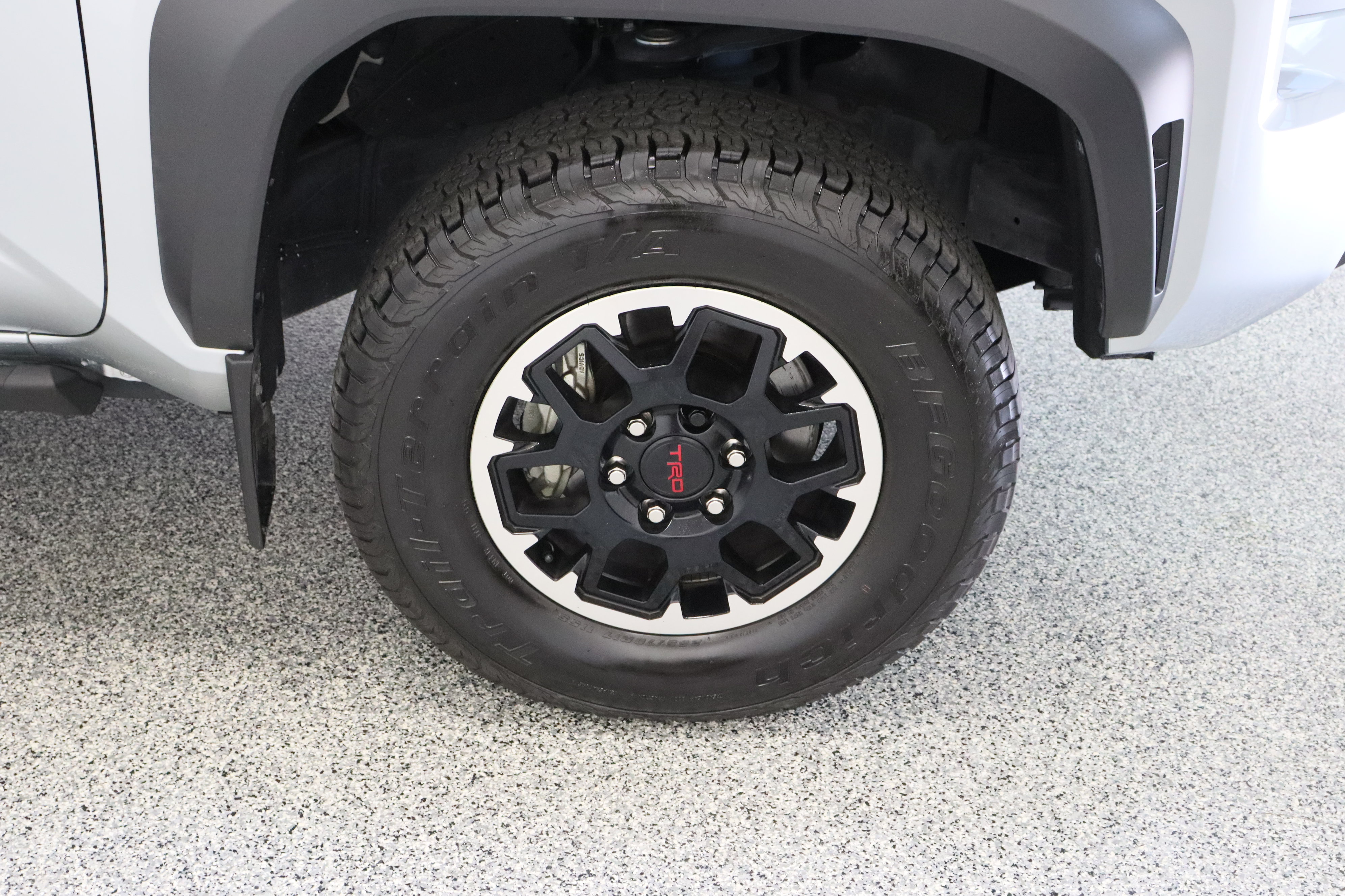 Used 2024 Toyota Tacoma TRD Off-Road AWD/4WD image 5
