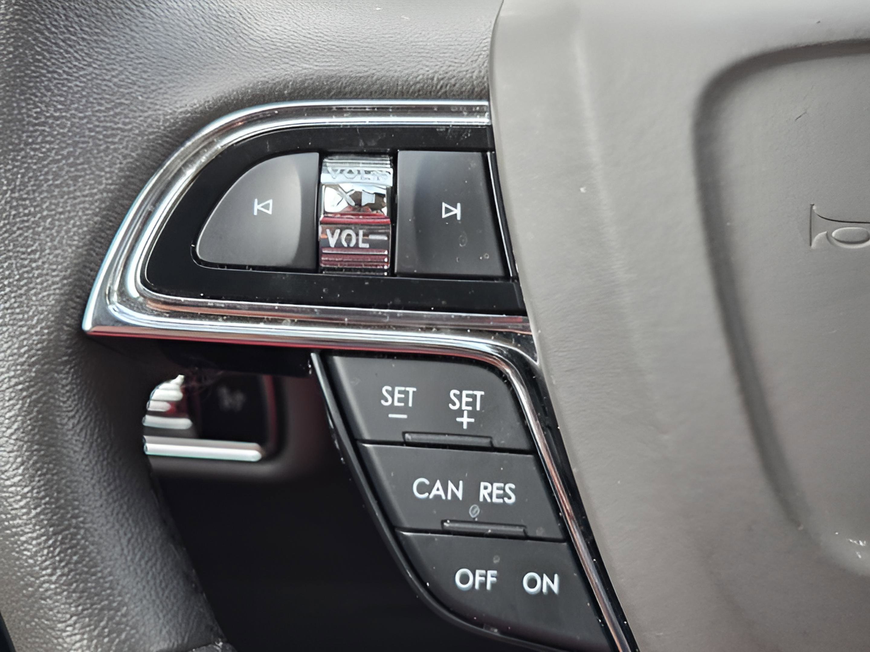 Used 2023 Lincoln Nautilus FWD w/ Premium Package image 15