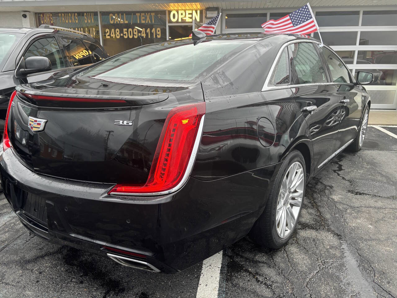 Used 2018 Cadillac XTS Luxury image 3