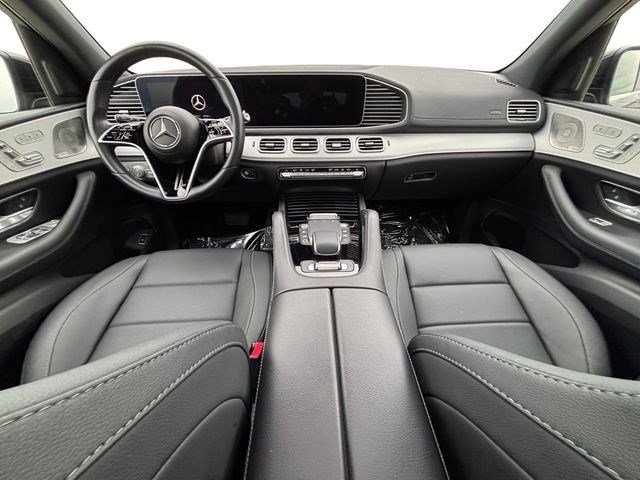 Used 2025 Mercedes-Benz GLS 450 4MATIC image 13