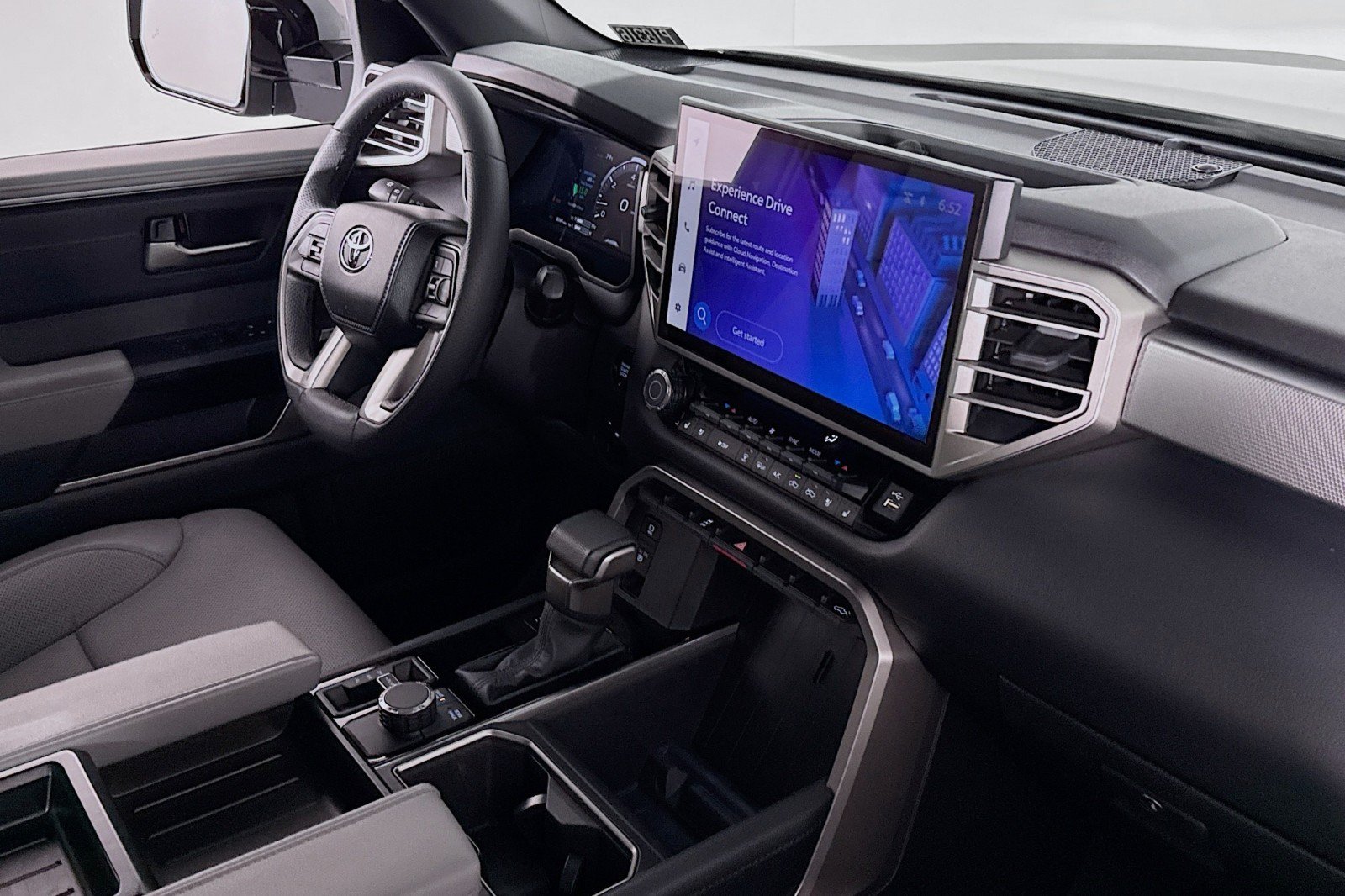 Used 2025 Toyota Tundra Limited AWD/4WD image 15
