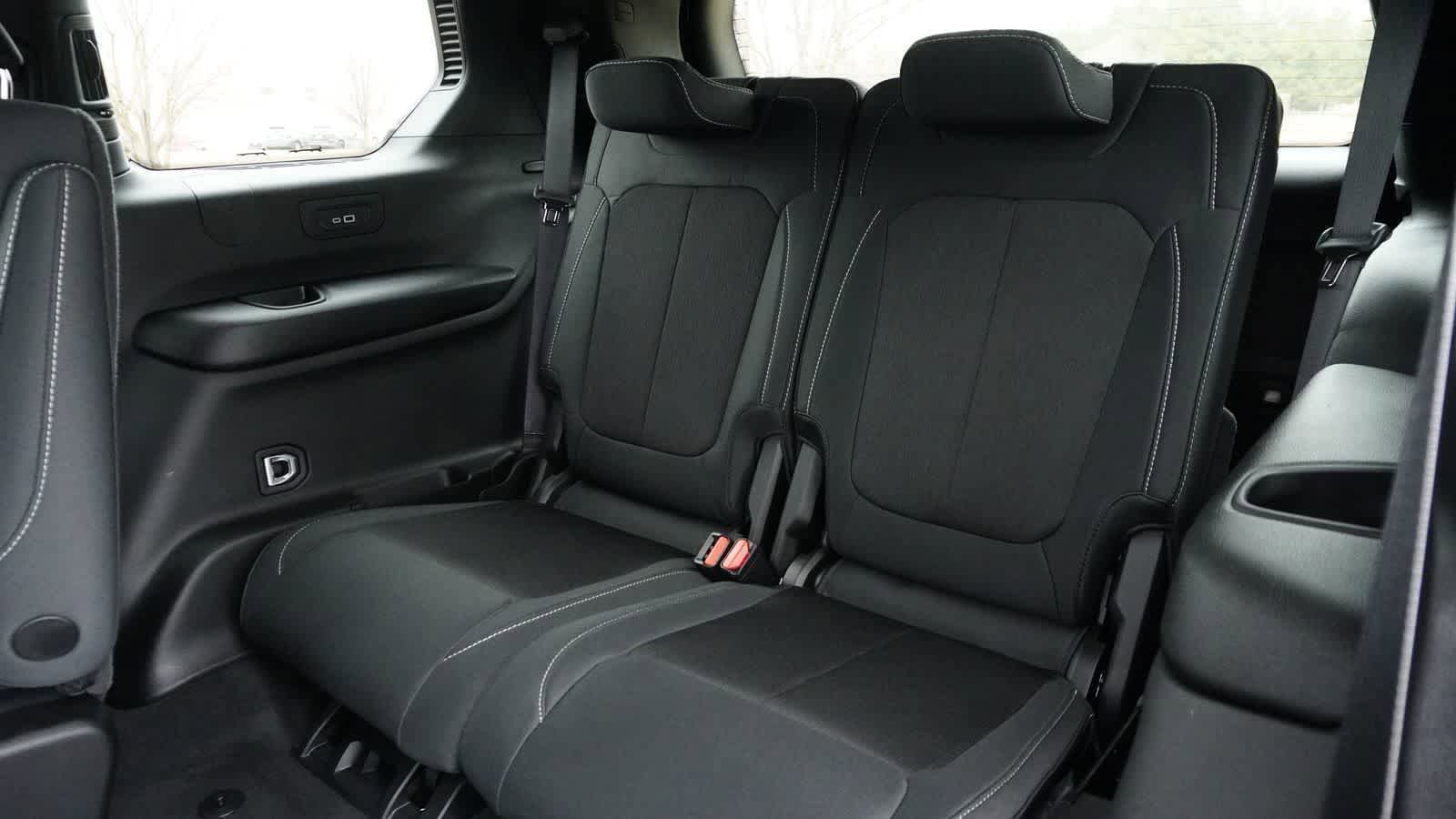 Used 2025 Jeep Grand Cherokee L Laredo w/ Luxury Tech Group I AWD/4WD image 17