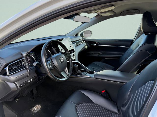 Used 2023 Toyota Camry SE FWD image 3