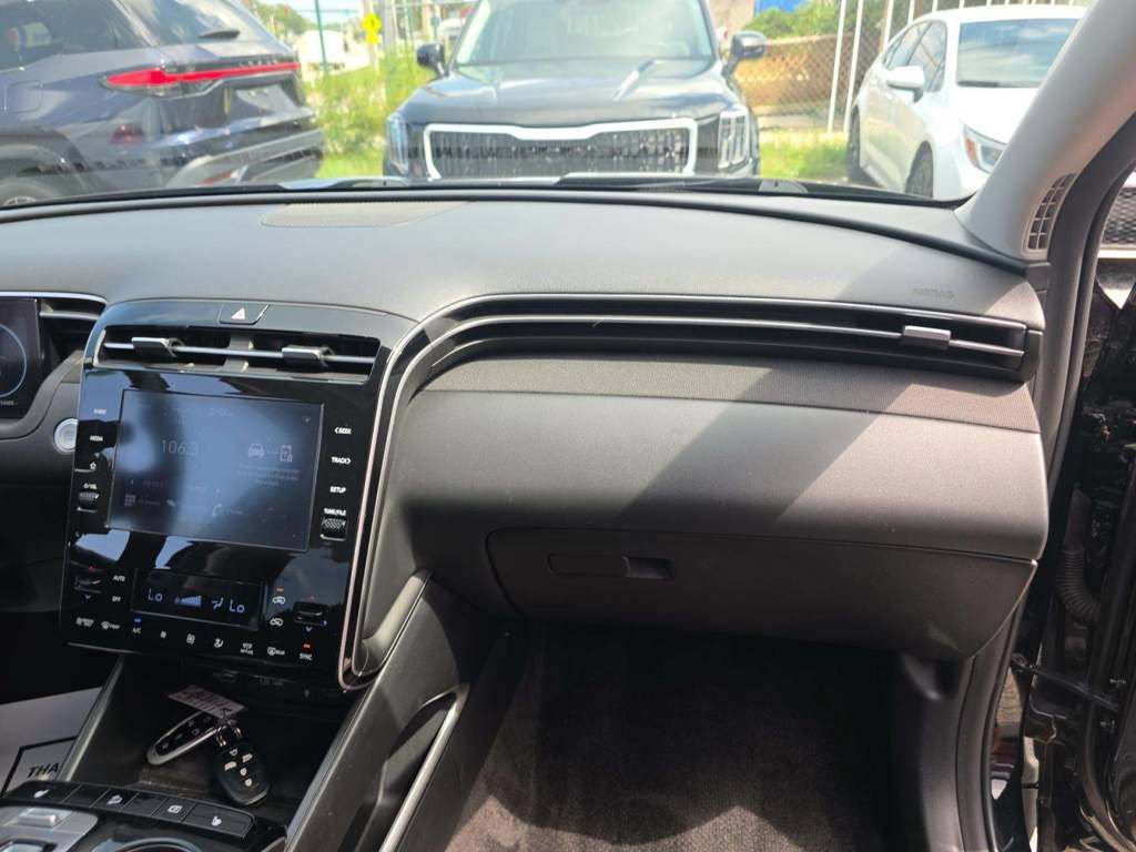 Used 2022 Hyundai Tucson SEL w/ Cargo Package AWD/4WD image 9