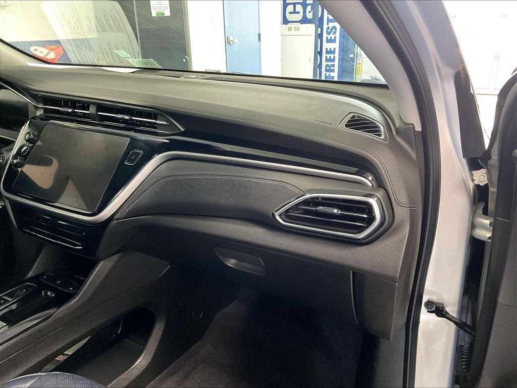 Used 2023 Chevrolet Bolt EUV LT w/ Convenience Package FWD image 13