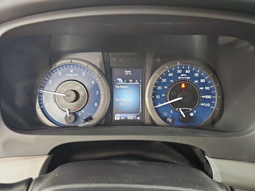 Used 2018 Toyota Sienna LE w/ Carpet Mat Package FWD image 25