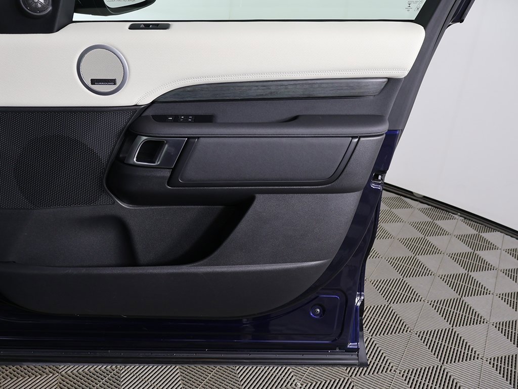 Used 2022 Land Rover Discovery HSE R-Dynamic image 25