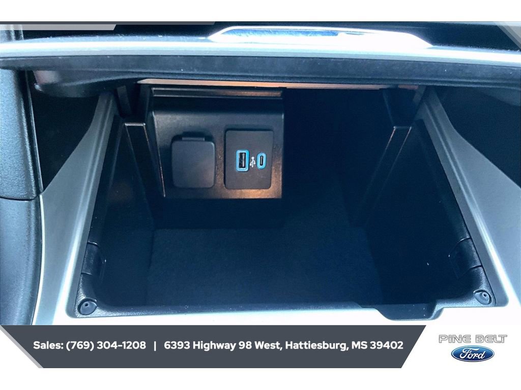 Used 2023 Ford Explorer XLT image 24