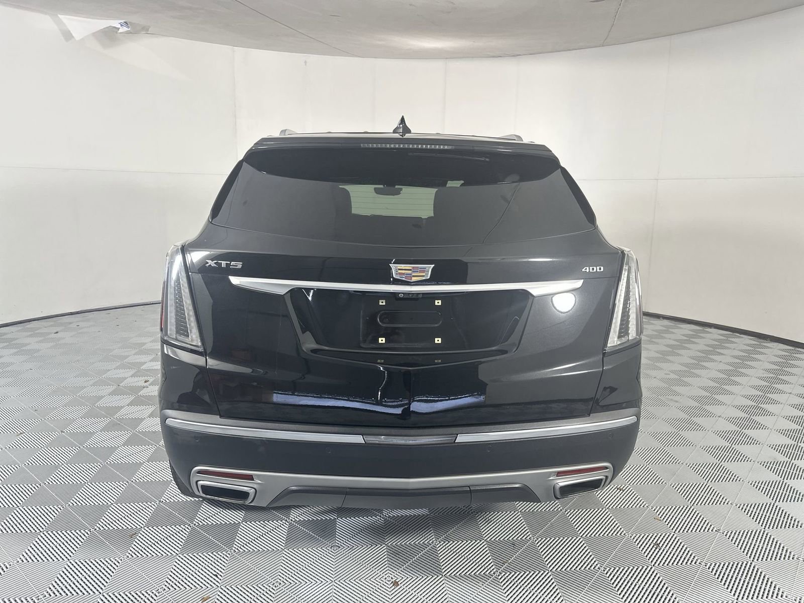 Used 2023 Cadillac XT5 Premium Luxury w/ Technology Package FWD image 7
