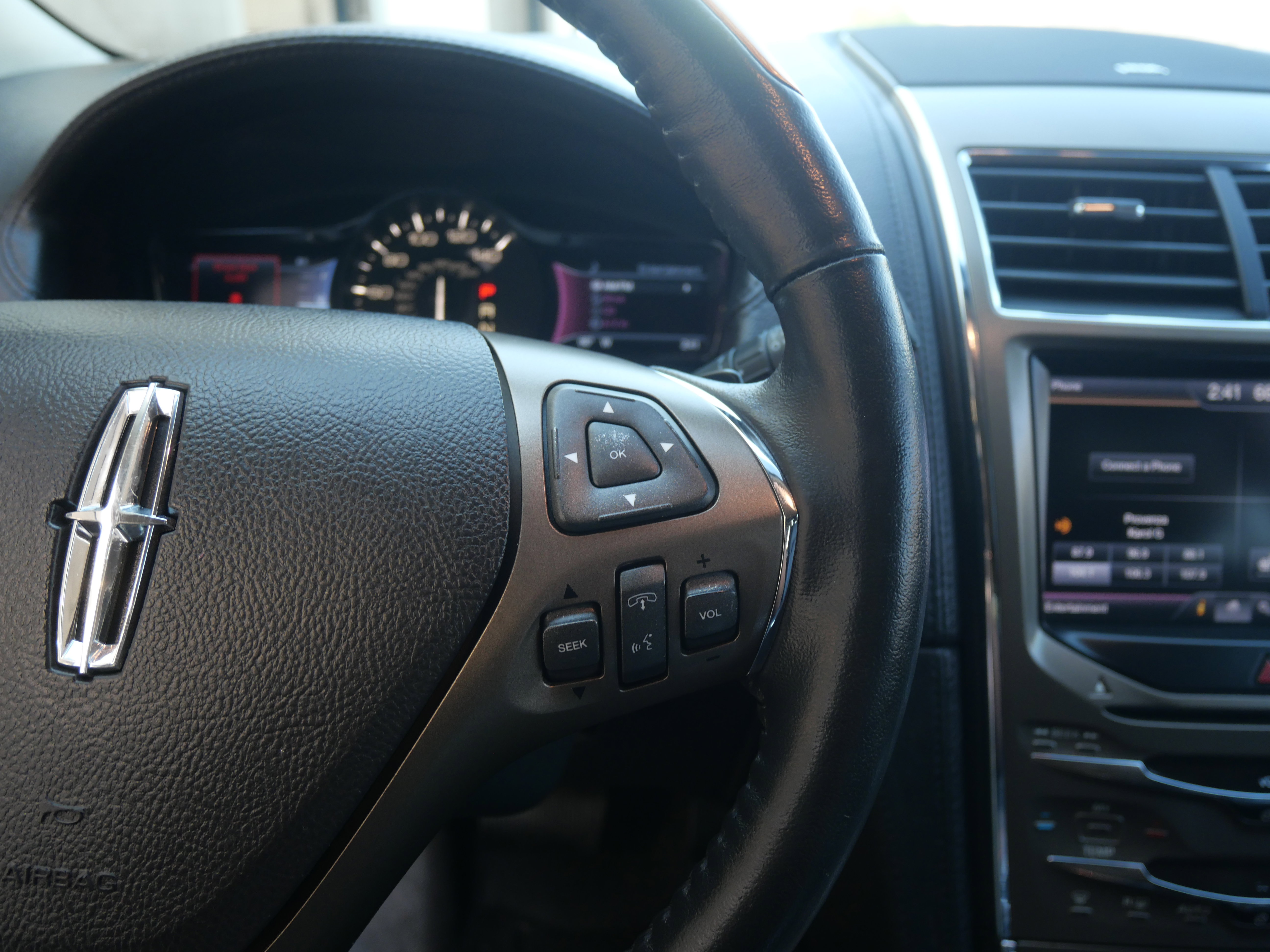 Used 2013 Lincoln MKX FWD image 24