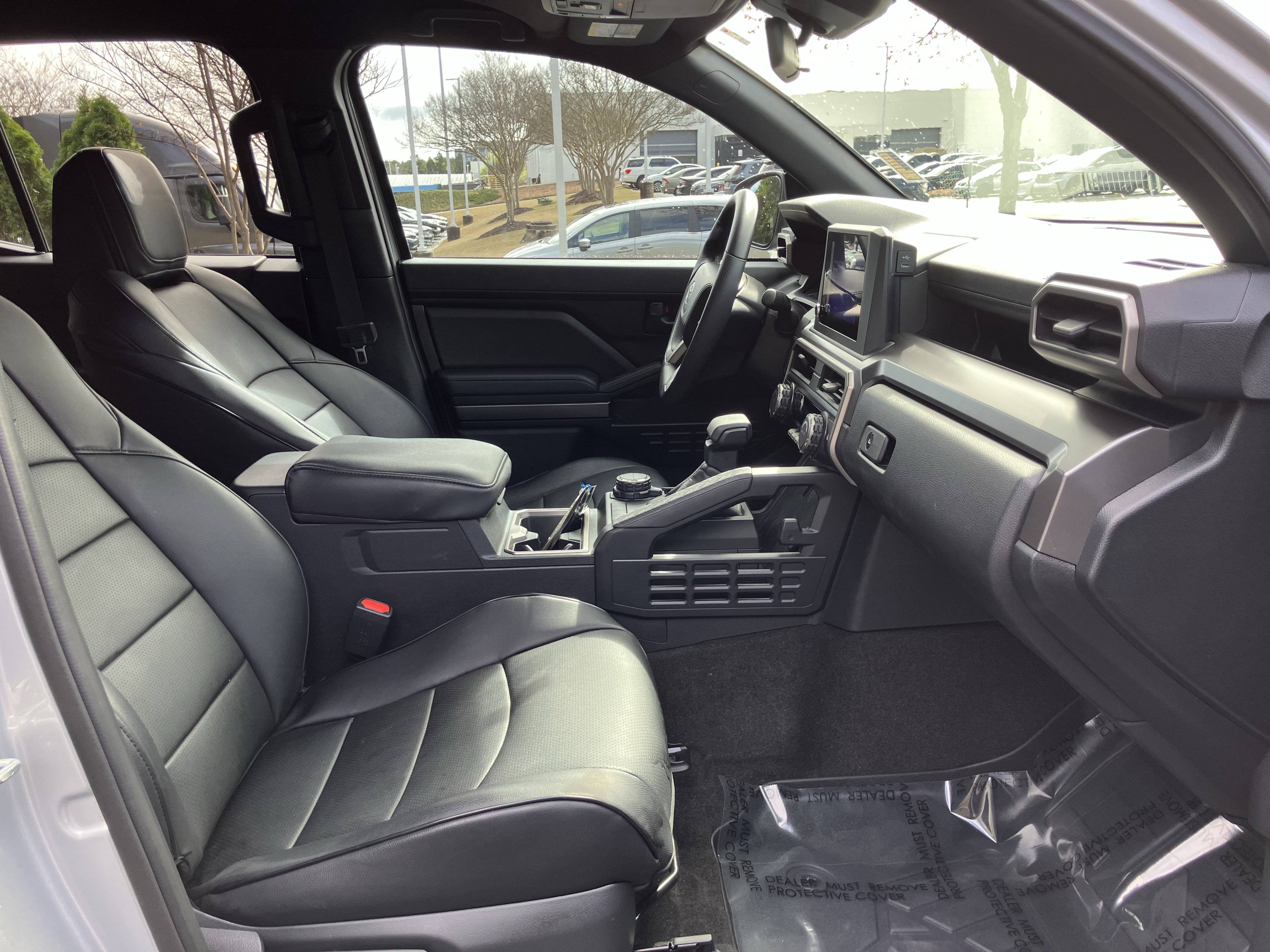 Used 2025 Toyota 4Runner SR5 AWD/4WD image 34
