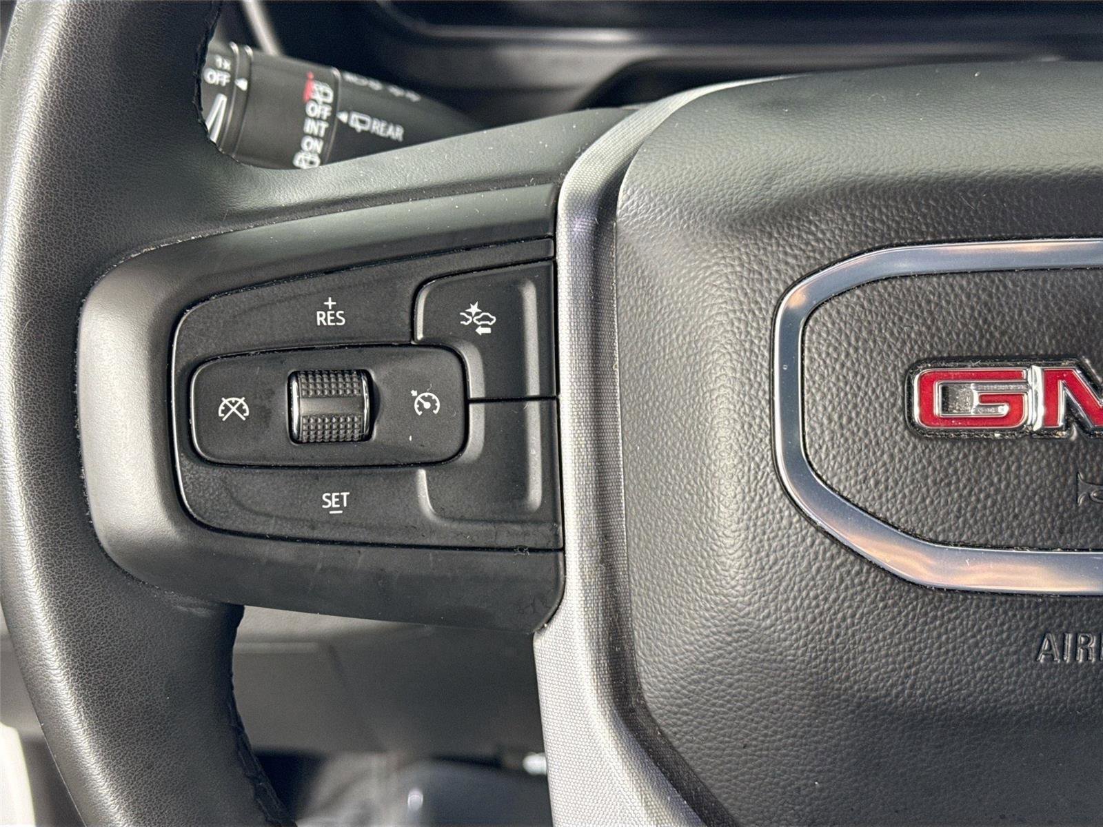 Used 2024 GMC Yukon XL SLT image 16