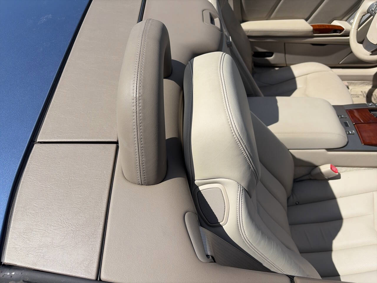 Used 2005 Cadillac XLR RWD image 36