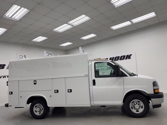 New 2026 Chevrolet Express 3500 w/ Power Convenience Package RWD image 4