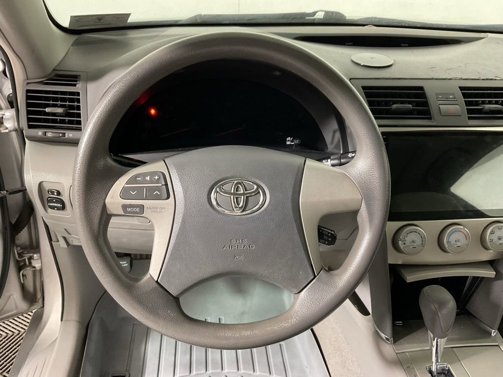 Used 2011 Toyota Camry LE image 20